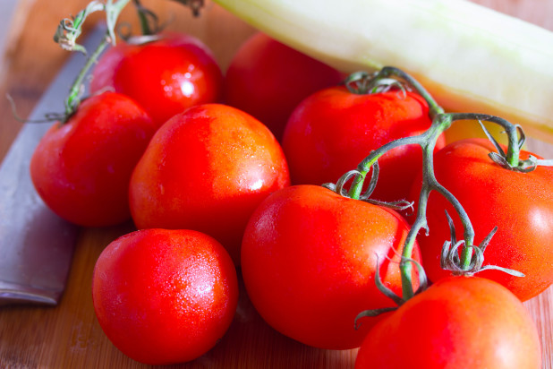Balsamic Cucumber Tomato Salad 