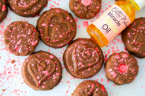Lush inspired Cocoa Sugar Scrub bars are made with pure cocoa powder. These Chocolate Sugar Scrub bars will remove dead skin cells and get your skin looking nice and youthful.&nbsp;&nbsp;