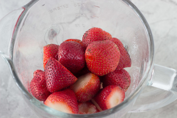 Fresh Strawberry Water (Agua Fresca)